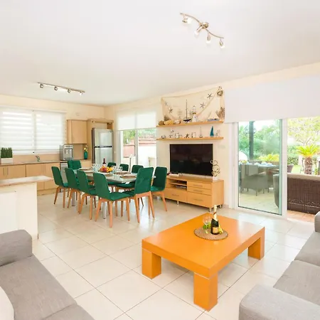 Astrid Villa Protaras